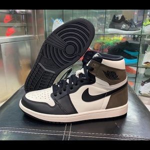 Air Jordan 1 Dark Mocha size 10